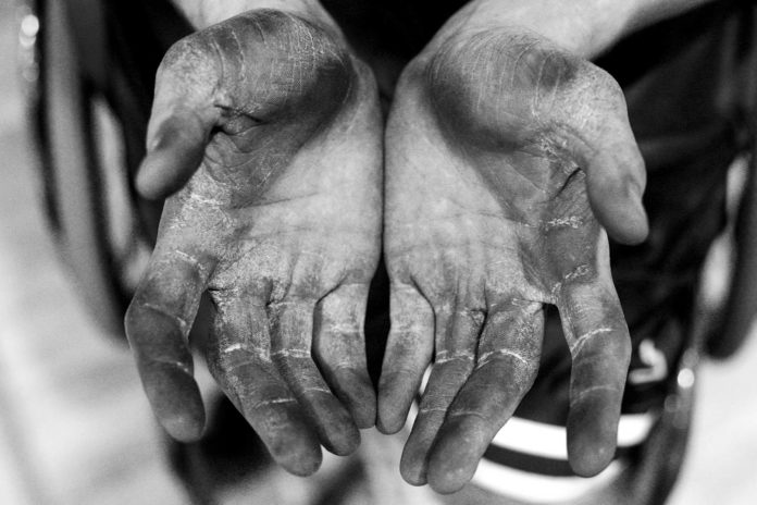 desbancarizacion y bitcoin Bitcoin e Blockchain, como tecnologia para sistemas de pagamento, podem amortecer o grave problema de inclusão financeira que a sociedade global enfrenta