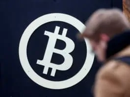 Después de 3 años, Bitcoin nuevamente supera la marca de los 16.000 $ USD, aunque analistas esperan una posible corrección en el mercado.