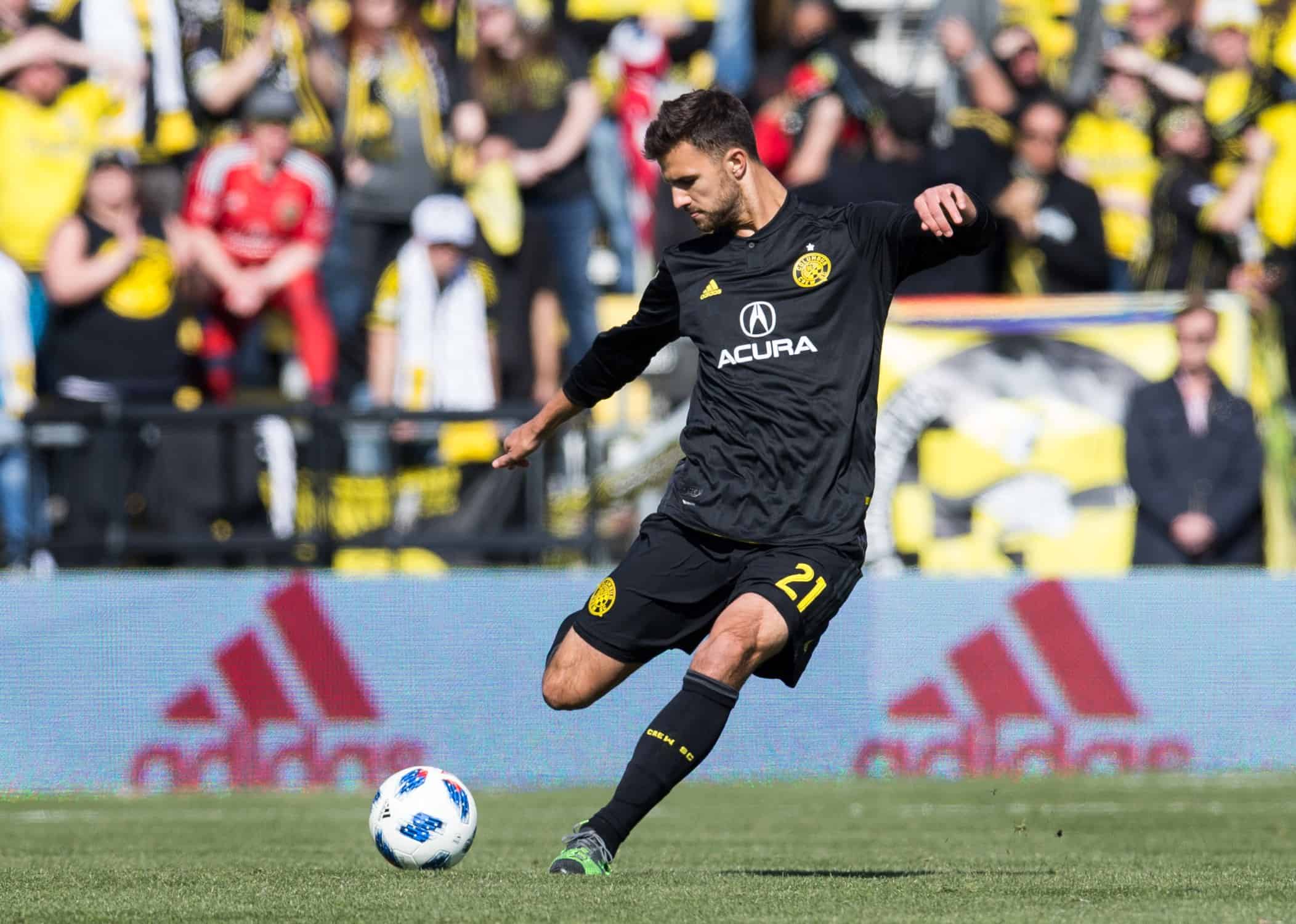 Breaking‌ ‌News‌ ‌-‌ El futbolista ‌Alex Crognale recibe salario en Bitcoin  y Cardano estrena mercado NFT