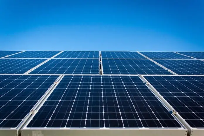 Tesla Minería Bitcoin energía solar