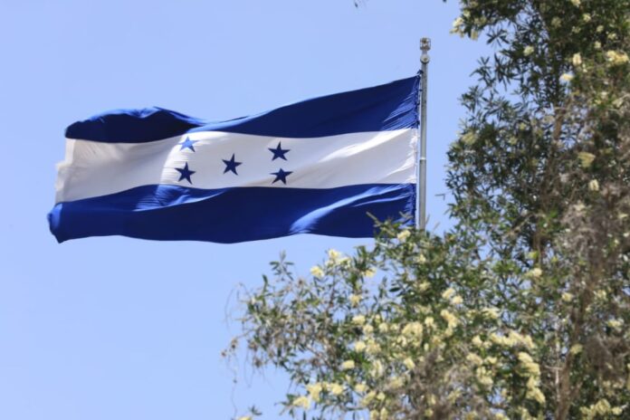 Honduras pone en marcha su primera notaría digital impulsada por XRPL