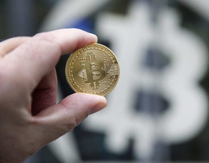 Francis Suarez sigue cobrando su salario en Bitcoin