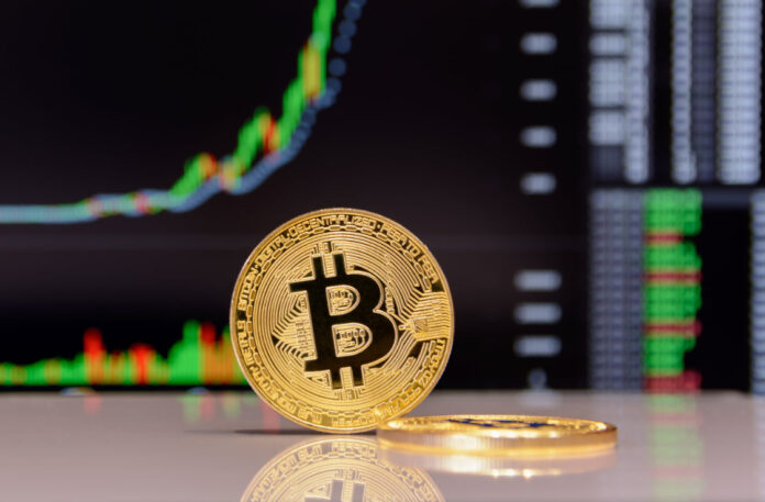 Bitcoin supera al oro y se sitúa como el activo más rentable del año