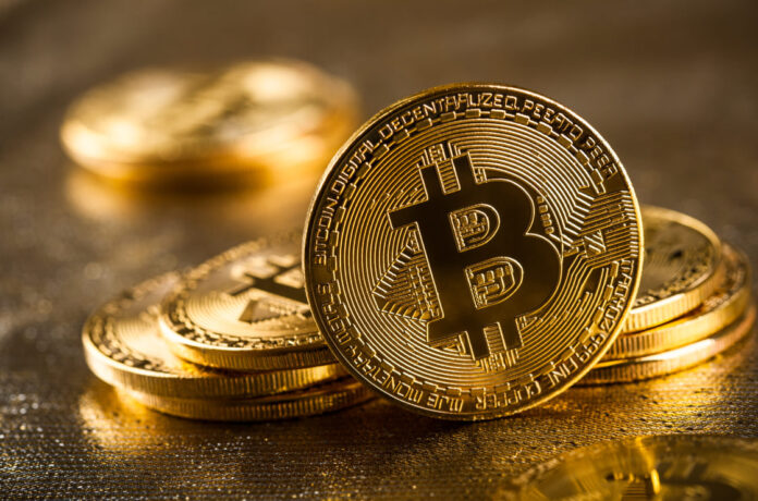 Bitcoin supera los $18.000 dólares por unidad