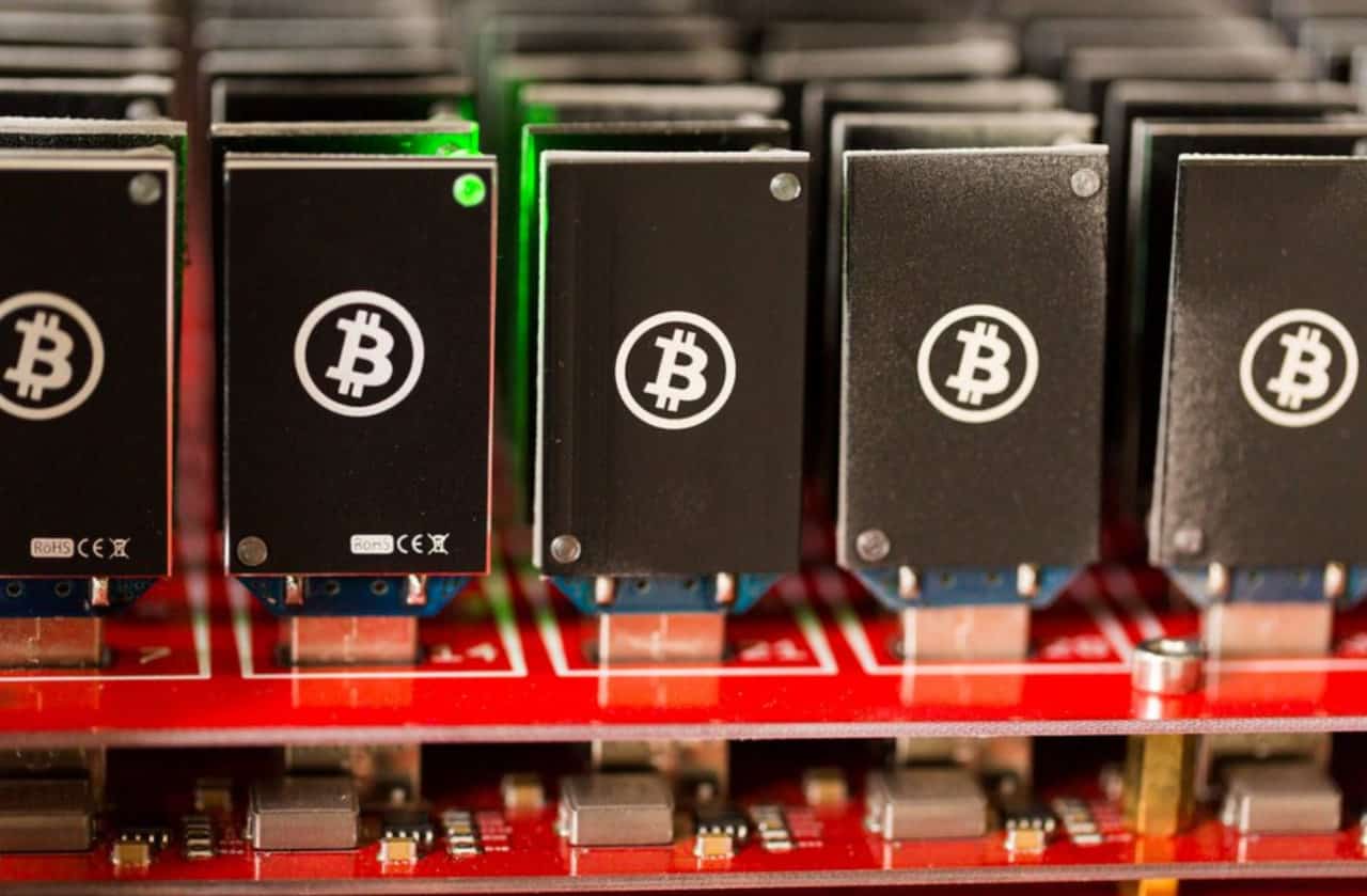 La dificultad de la minería de Bitcoin se ajusta por encima de los 50  trillones por primera vez