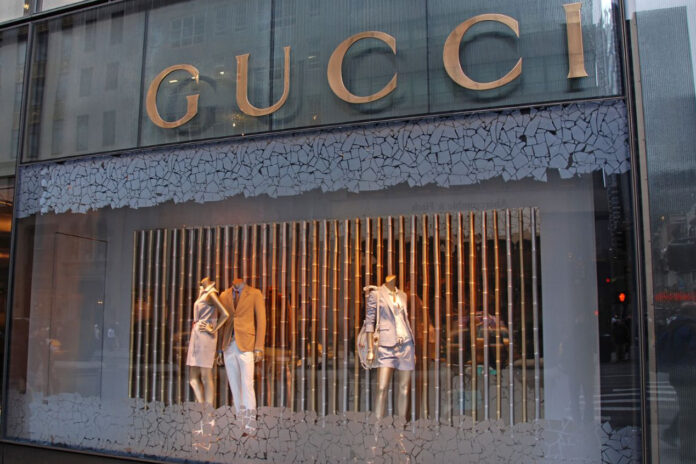 Gucci premia a los titulares de sus NFT con exclusivos productos físicos