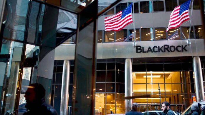 El gigante de los activos mundiales, BlackRock, ha entregado a la SEC un documento de revisión S1, para cambiar algunos parámetros de su ETF Spot de Bitcoin, dando un paso más en su proceso de aprobación.