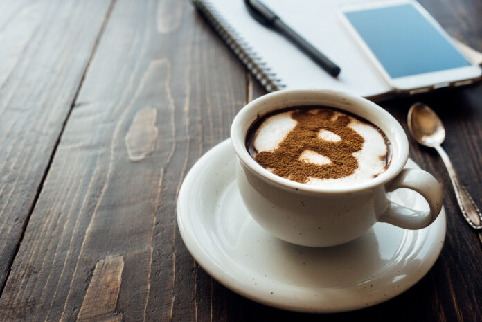 El Salvador y Compass Coffee celebran la 1era operación internacional de café pagada con Bitcoin