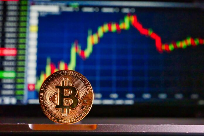 ¿Hacia dónde se dirige el precio de Bitcoin tras superar los $82.300 y establecer un nuevo ATH?