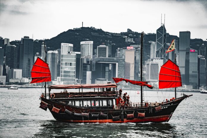 Hong Kong planea exonerar a las criptomonedas de impuestos para atraer más capital