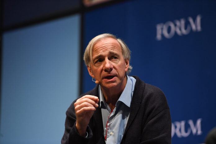 Ray Dalio, deja clara su posición sobre su visión de Bitcoin como dinero duro y como la mejor opción para sortear la inflación y los malos momentos económicos financieros a nivel global.