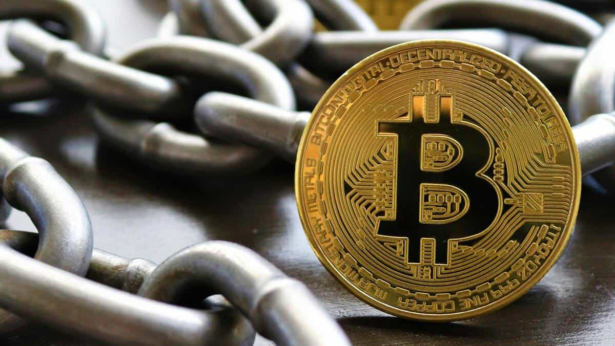 Bitcoin ultrapassou US$ 98.000 em seu 16º aniversário: o bloco Genesis  impulsionou o preço do BTC