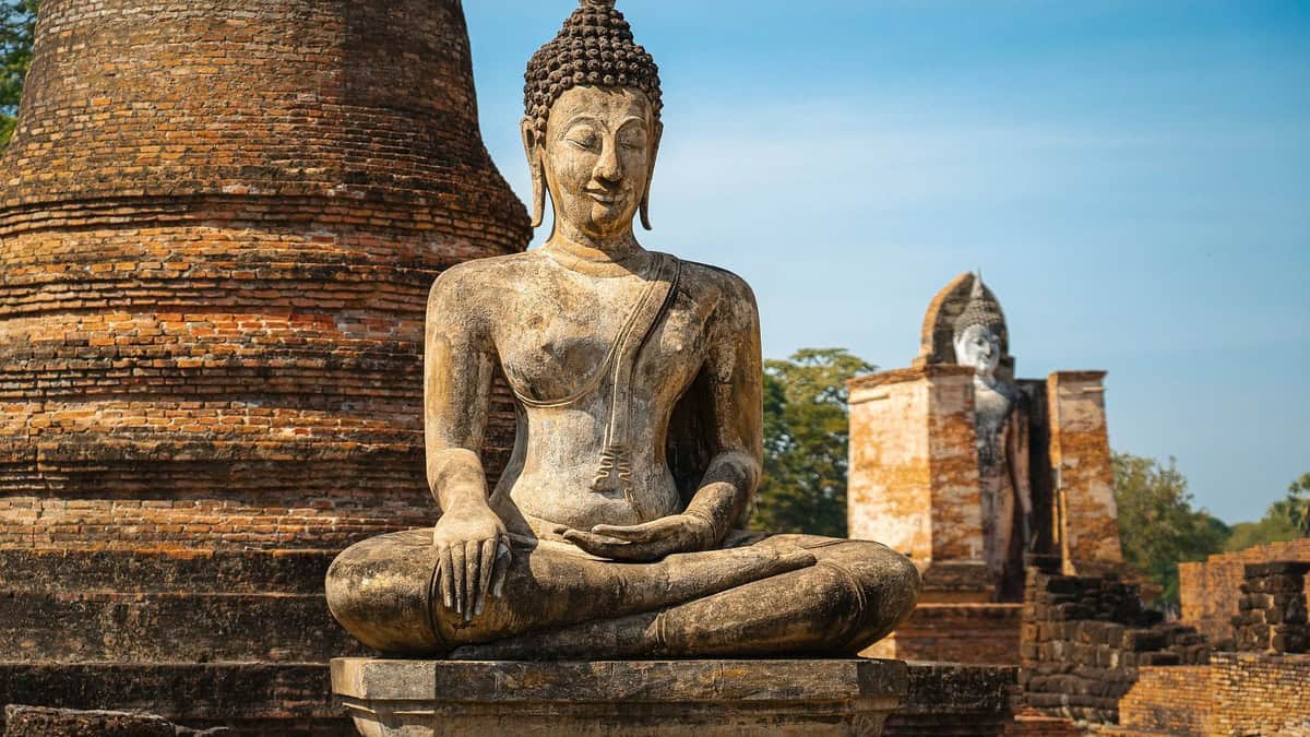 Visitors can use Bitcoin, Ethereum, and more.