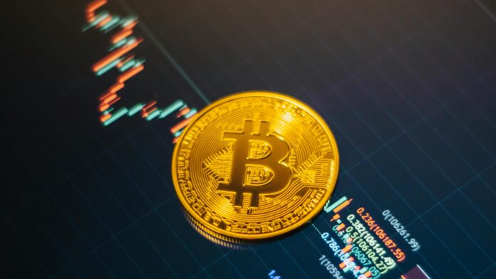 Bitcoin toca su mínimo mensual y crece el miedo a una corrección más profunda