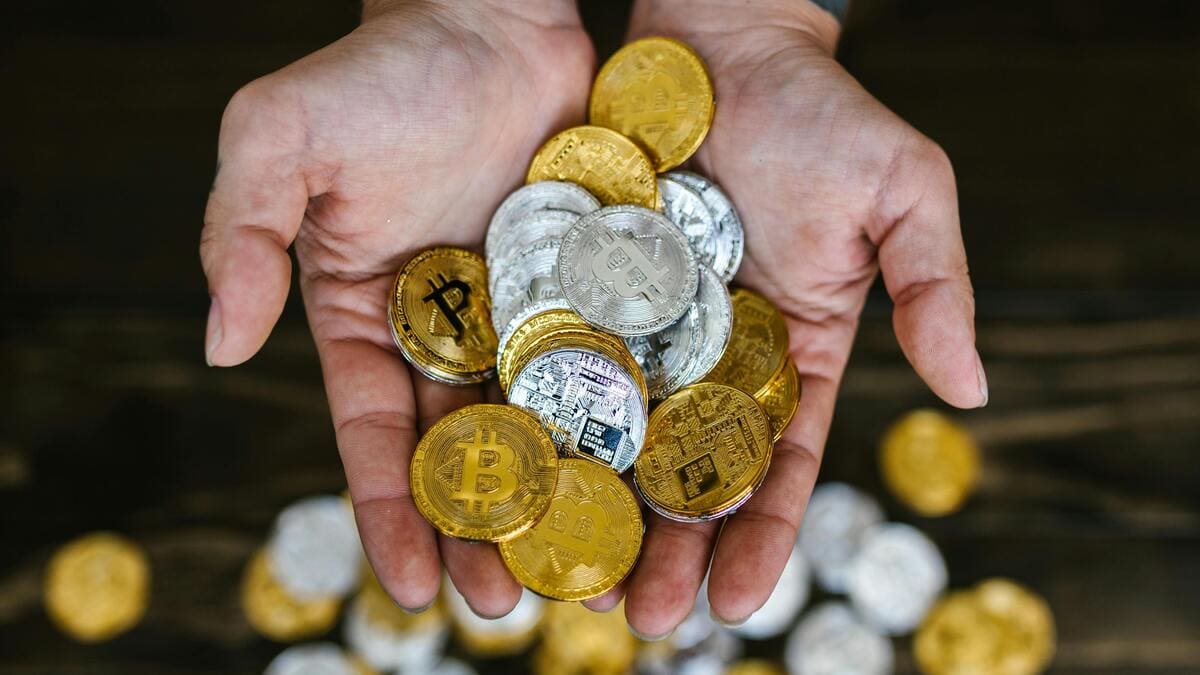 Reactiva su cuenta de bitcoin tras 12 años y aparece con 1.000 monedas: ya  está entre la élite cripto