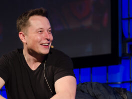 Elon Musk lanza una advertencia en plena crisis económica y desplome del Bitcoin: “La única forma de salir es…”