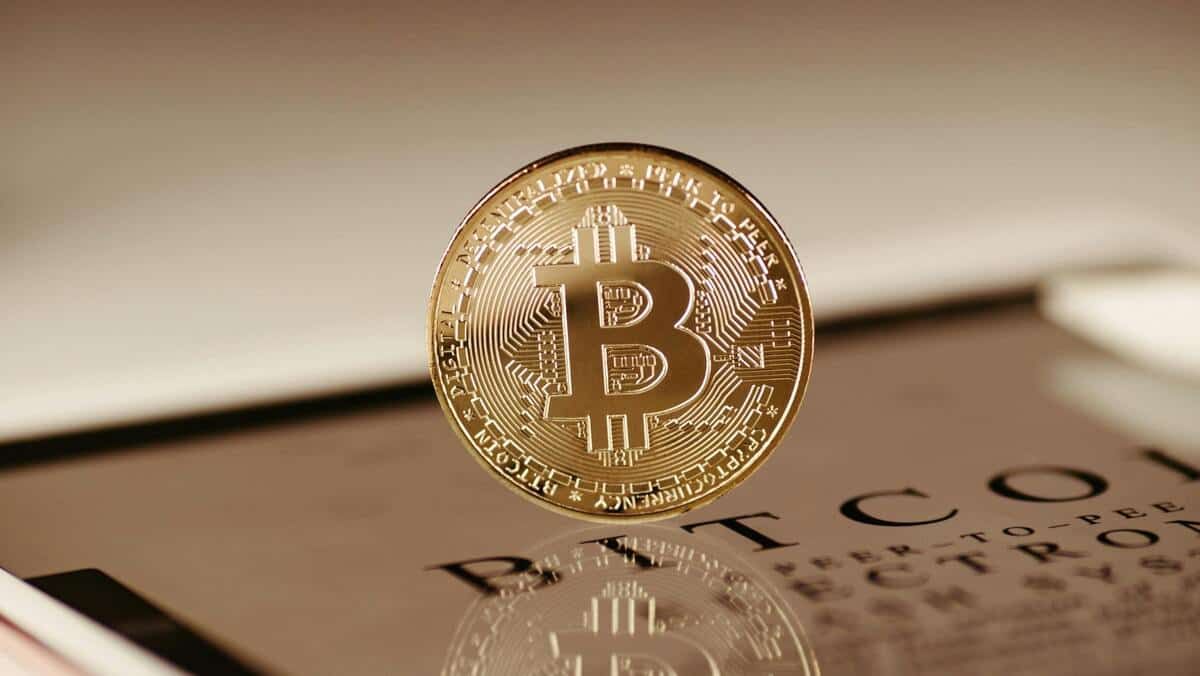 El dólar perdió 40% de su valor desde 2006: Las criptomonedas son la  alternativa que las empresas están comprando ahora