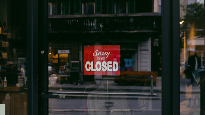 Negocio cerrado Crisis en el arte digital: Cierra uno de los pioneros NFT, pero los "Blue Chips" resisten con estos precios piso