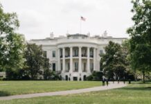 Custodia cripto: la SEC envía propuesta a la Casa Blanca Custodia cripto: la SEC envía propuesta a la Casa Blanca (imagen generada por IA)